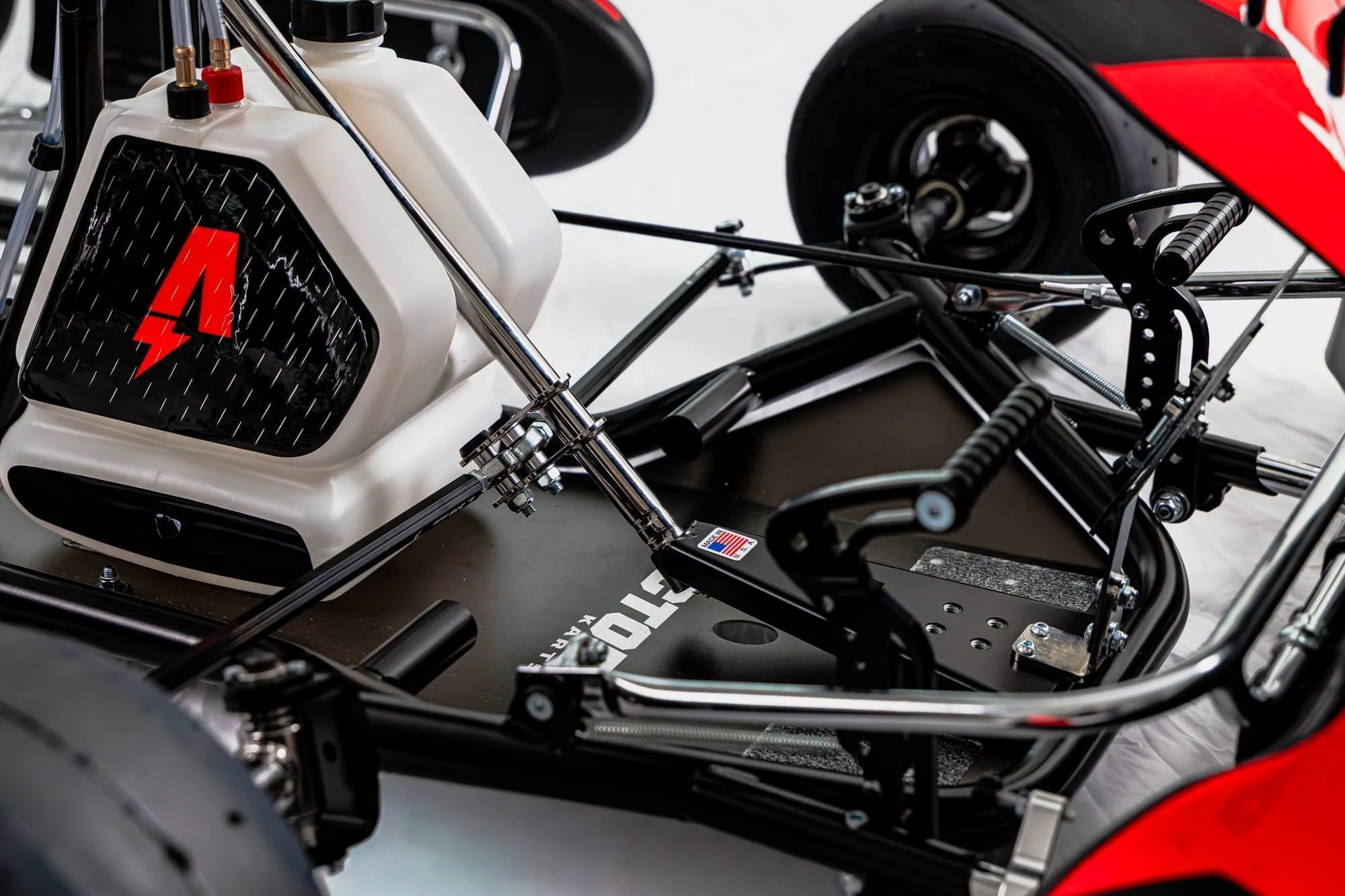 Fuel tank and floor tray