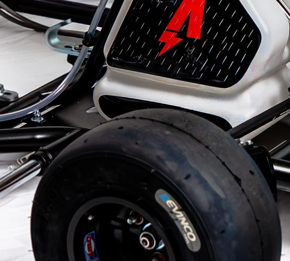 Slick tyre and wheel
