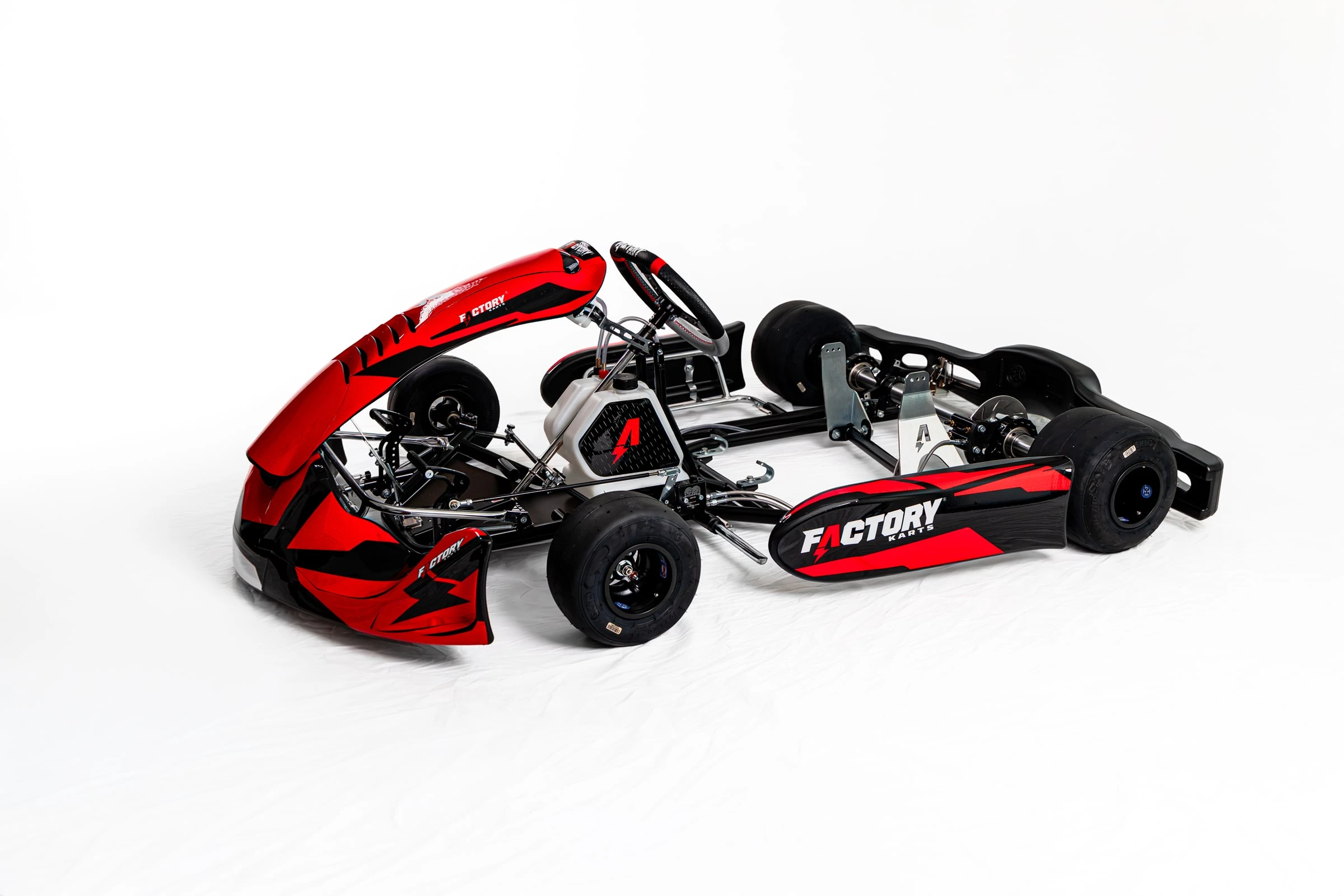 4C chassis, three-quarter view