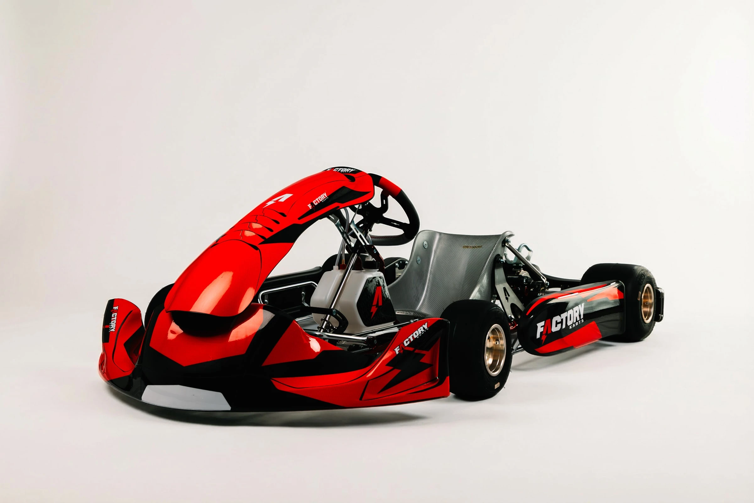 SS 2.0 chassis, three-quarter front view